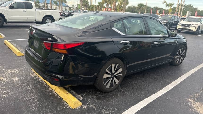 2022 nissan altima 2.5 sv