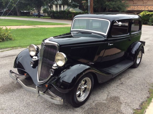 1932,1933,1934 ford deluxe deluxe 2dr sedan,4wheel disc brakes, 350/350 700r4