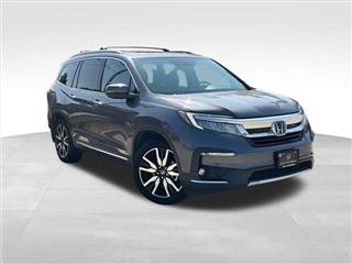 2019 Honda Pilot touring w/rear captain's chairs