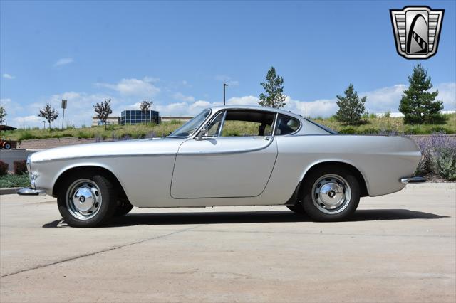 1965 volvo p1800