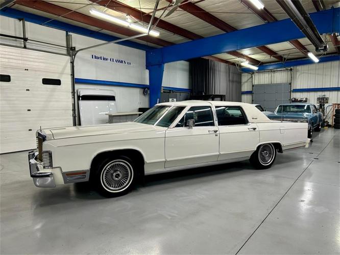 1979 lincoln continental in north royalton, ohio