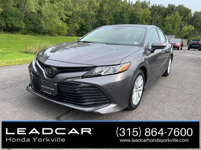 2019 toyota camry le