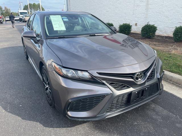 2022 toyota camry se