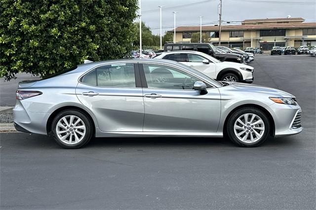2023 toyota camry le