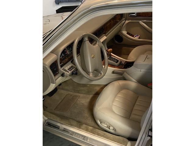 1997 jaguar xj6 base