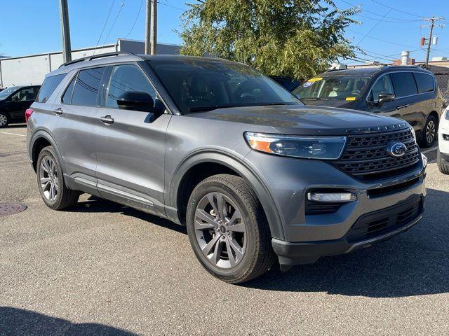 2022 ford explorer xlt