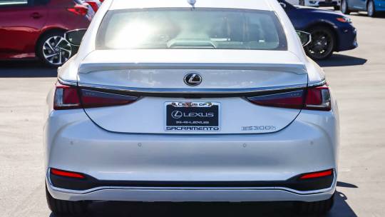 2025 Lexus ES