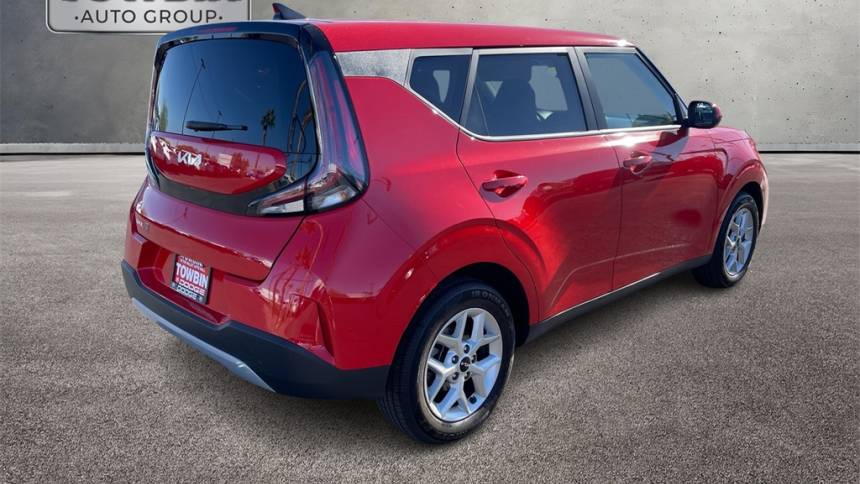 2023 kia soul lx