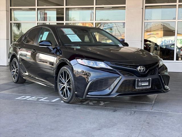 2022 toyota camry se