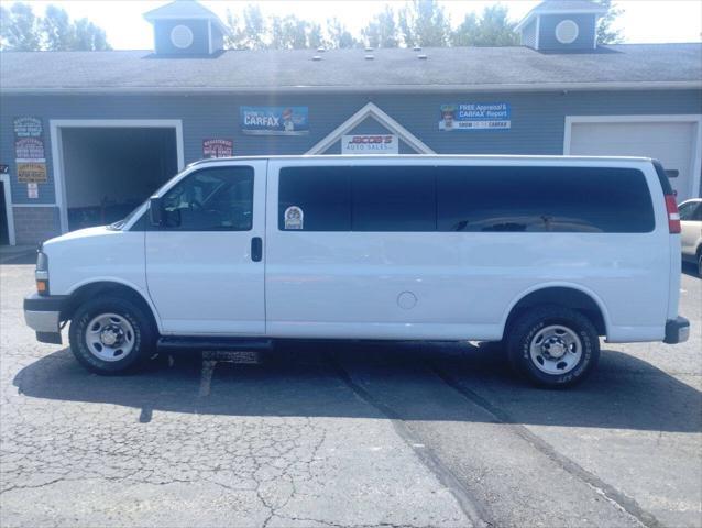 2019 chevrolet express 3500 lt