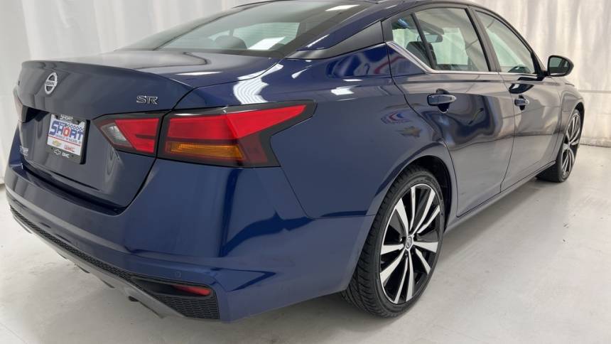 2021 nissan altima 2.5 sr