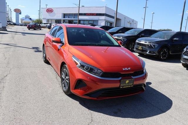 2023 kia forte lxs w/ tech pkg, blind spot assist