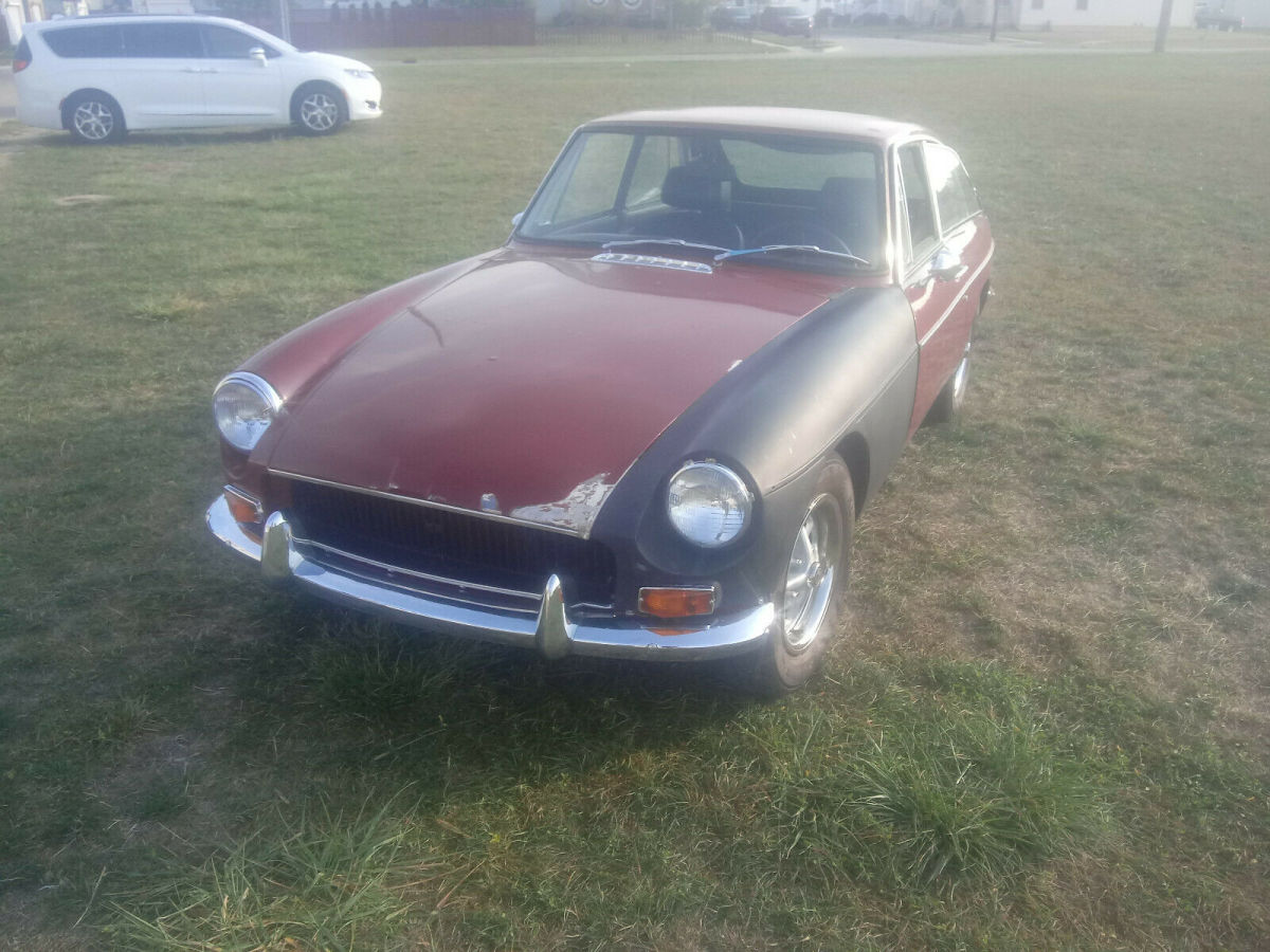 1970 mg mgb gt revised ad. interior pieces, mileage