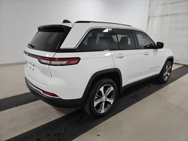 2022 jeep grand cherokee 4xe base