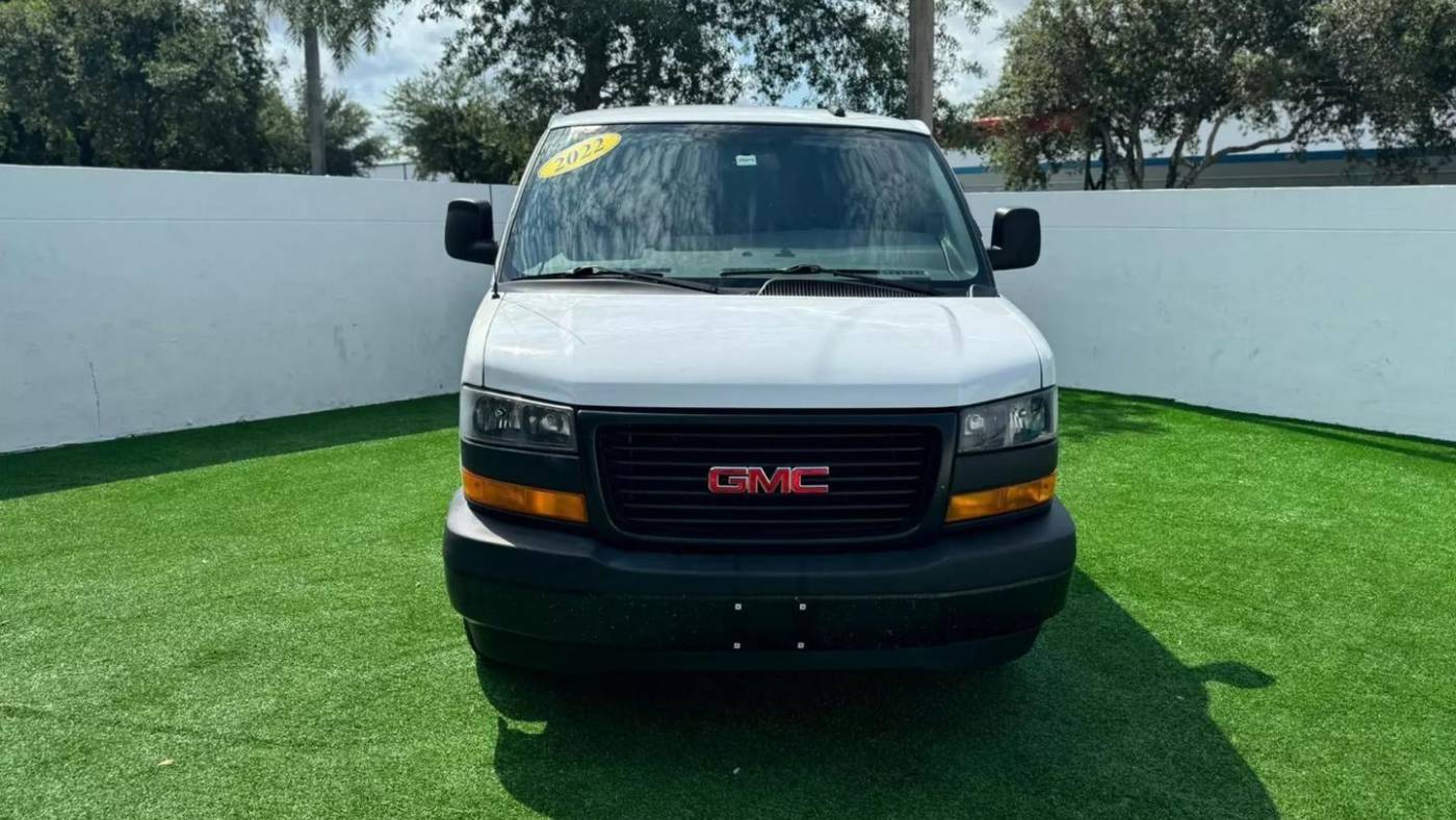 2022 gmc savana 2500