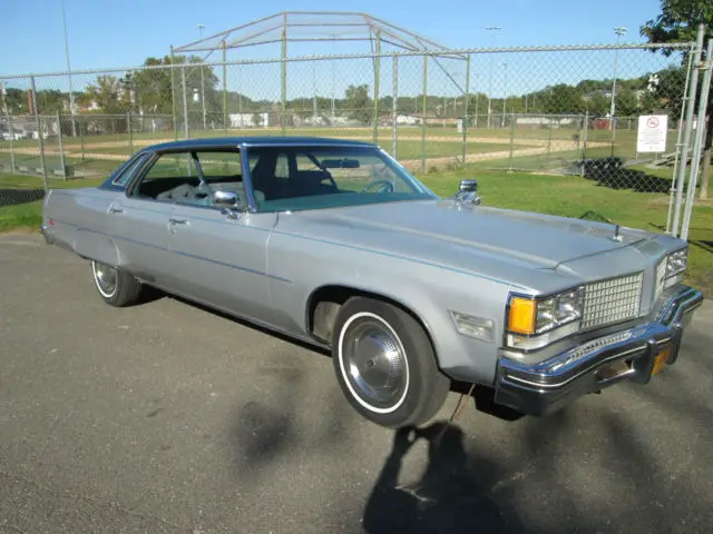 1976 oldsmobile! 98 regency sedan: 45,500 original miles: garage kept excellent!