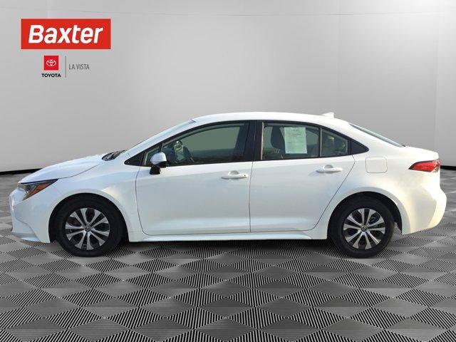 2022 toyota corolla hybrid le