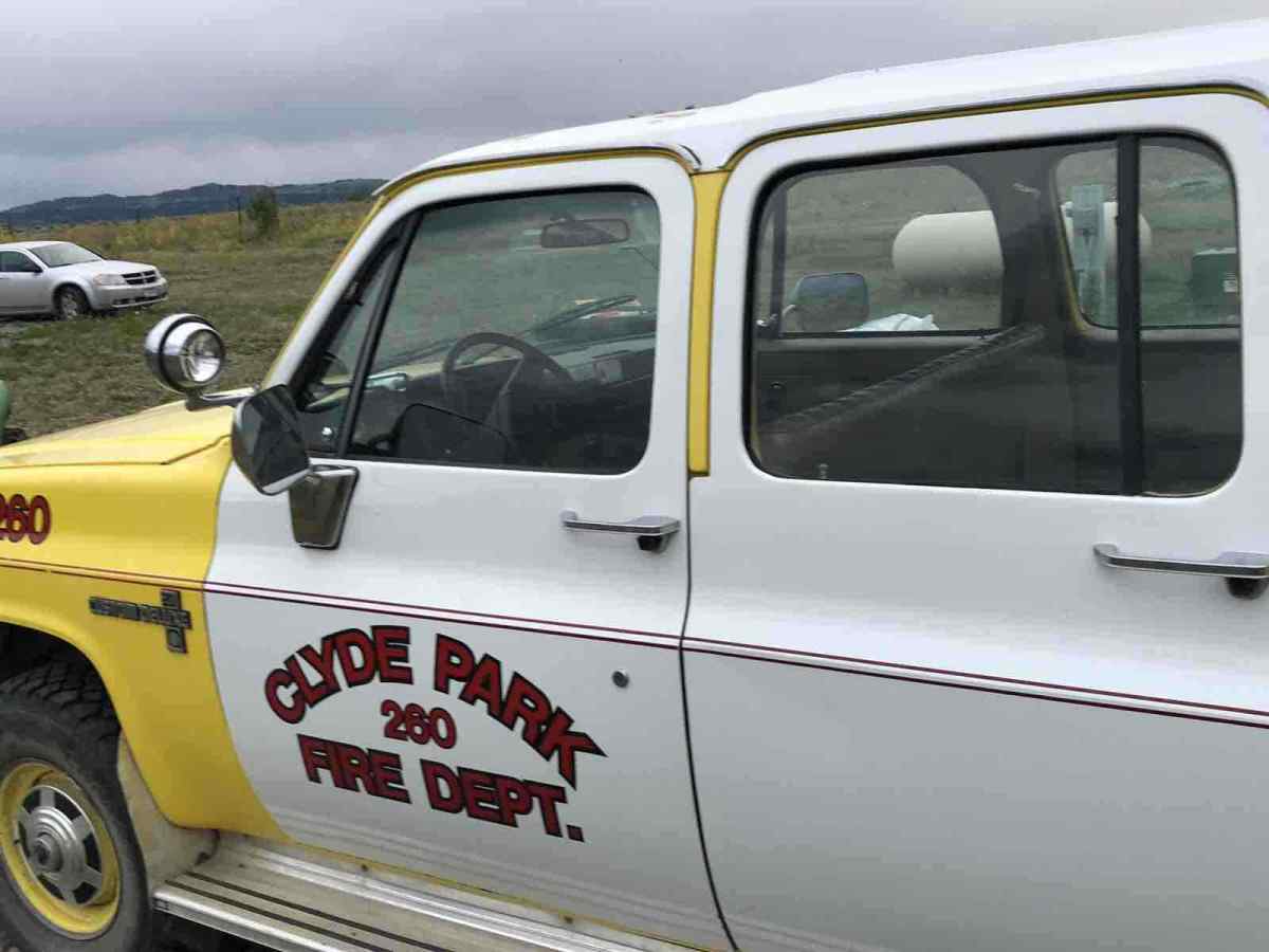1985 chevrolet k20 suburban suv yellow 4wd manual k2