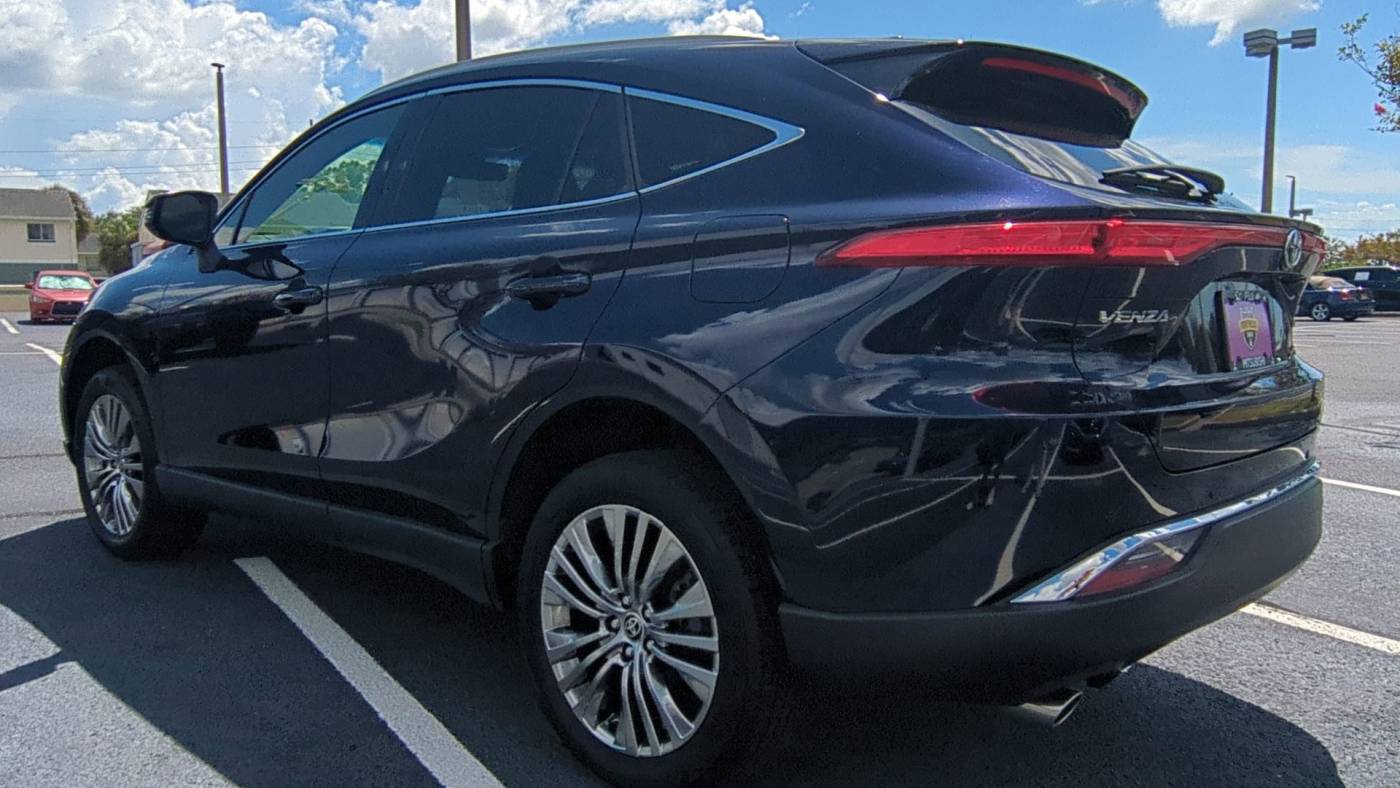 2022 toyota venza limited