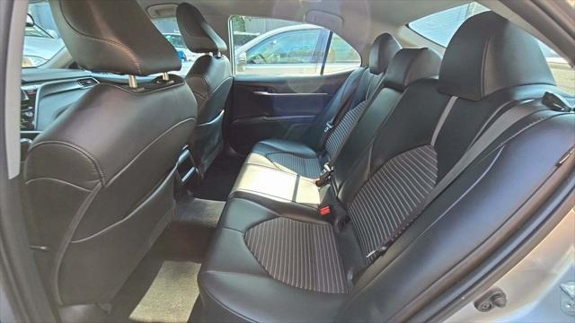 2022 toyota camry se