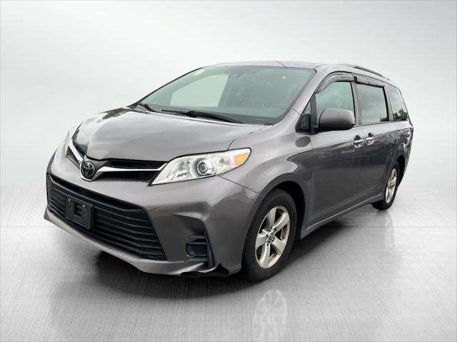 2020 toyota sienna le