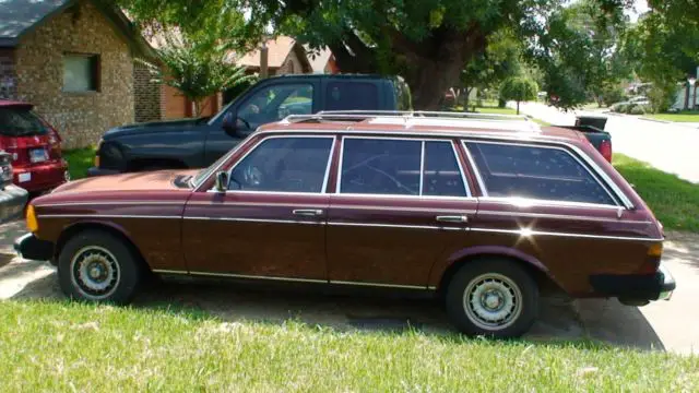 1984 mercedes 300 tdt, burgundy