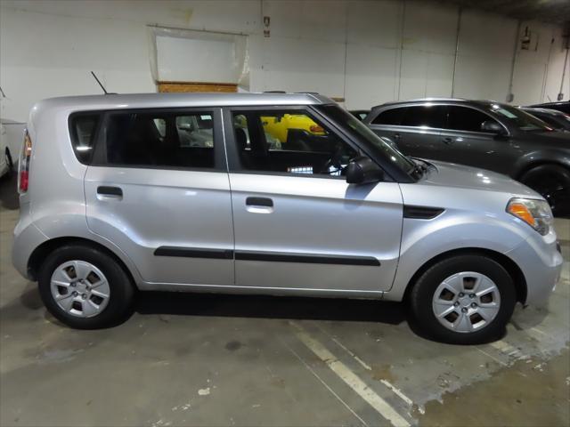 2010 kia soul base