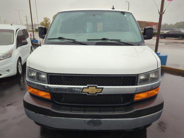 2022 chevrolet express 2500 rwd 2500 regular wheelbase wt
