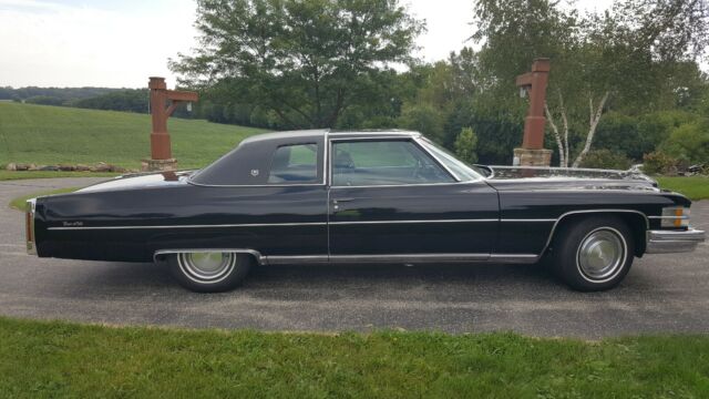 1974 cadillac coupe deville very clean - low miles. original! best color combo!