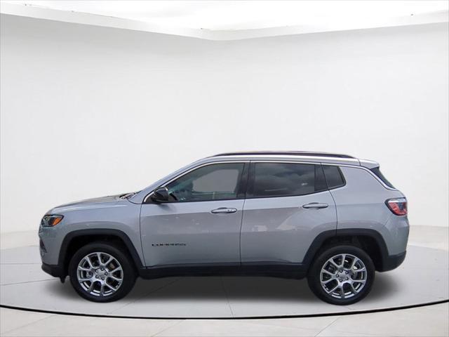 2022 jeep compass latitude lux 4x4