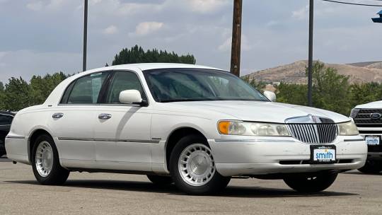 2000 Lincoln Town Car