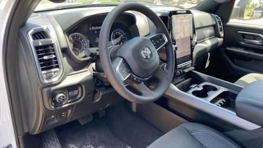 new 2025 ram 1500 big horn crew cab 5'7" box 4wd