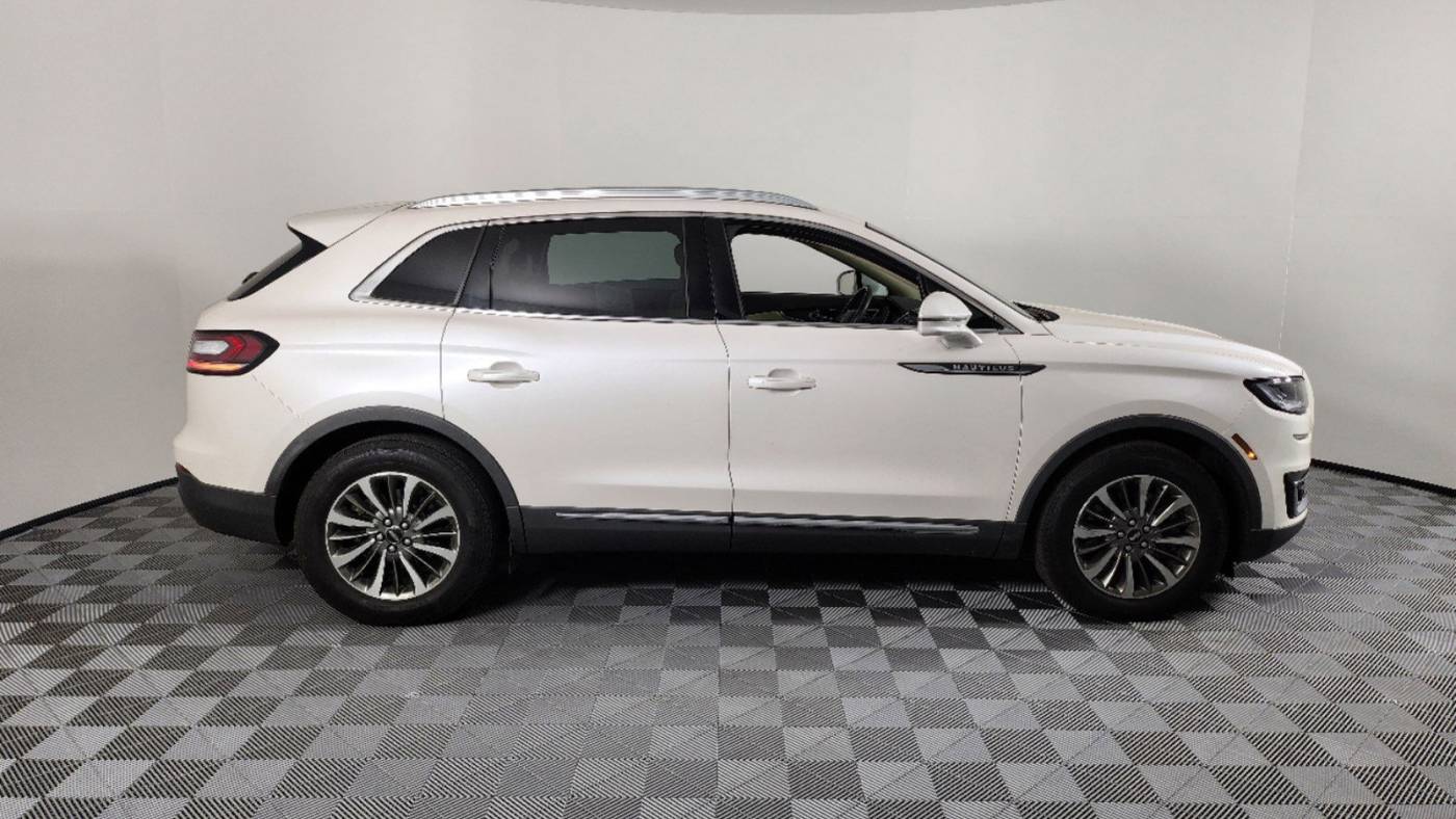 2019 lincoln nautilus select