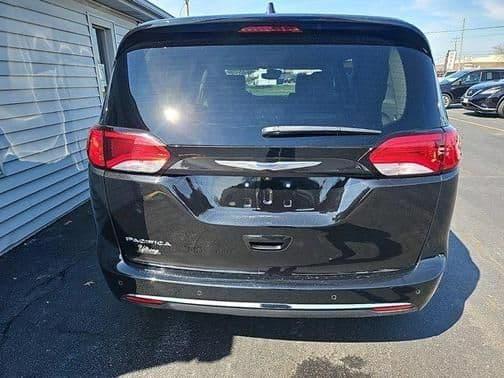 2018 chrysler pacifica touring-l in beverly manor, illinois