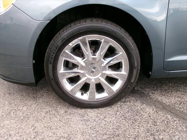 2011 lincoln mkz base