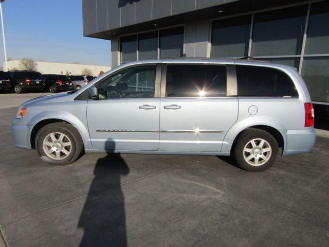 2012 chrysler town & country in omaha, nebraska