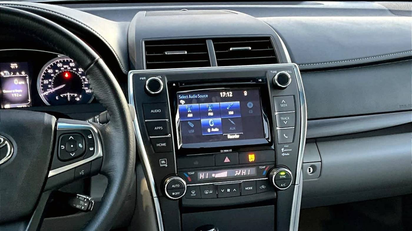2017 toyota camry xle