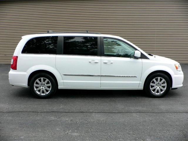 2013 chrysler town & country in binghamton, new york