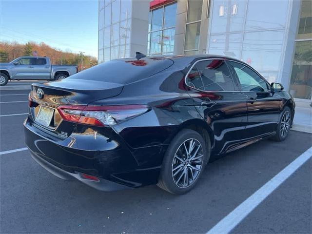 2022 toyota camry hybrid xle