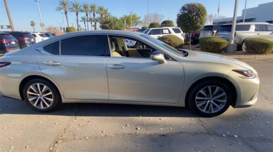 2021 Lexus ES