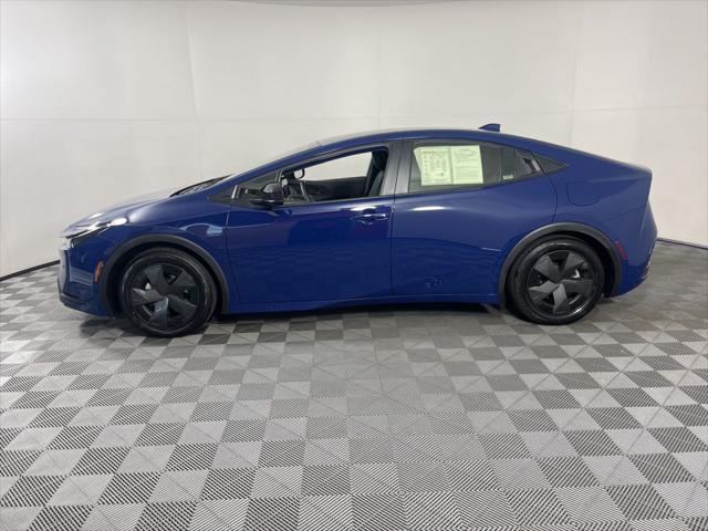 2024 toyota prius le