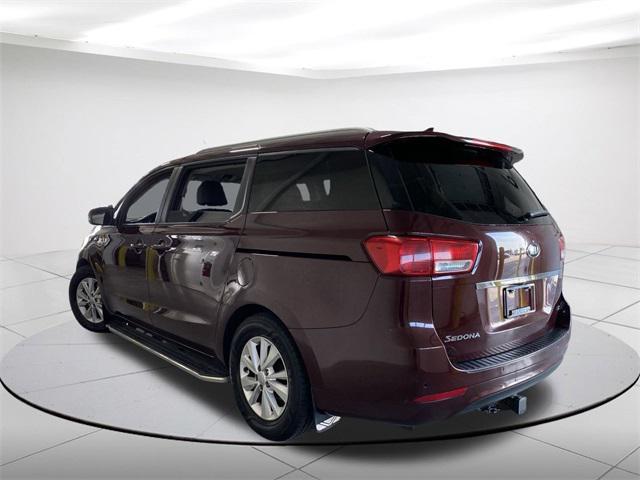 2017 kia sedona lx