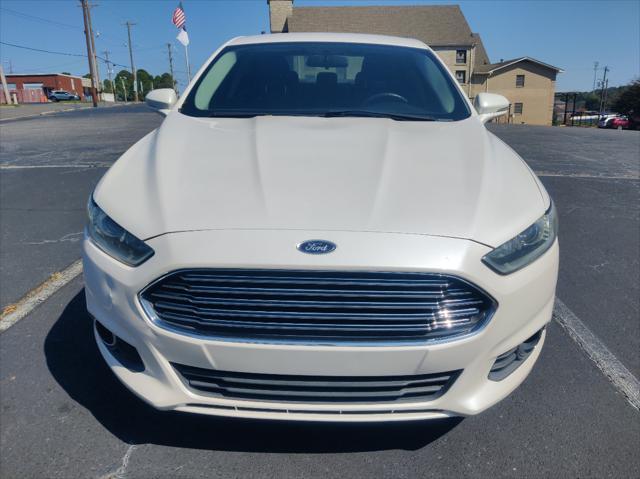 2016 ford fusion se