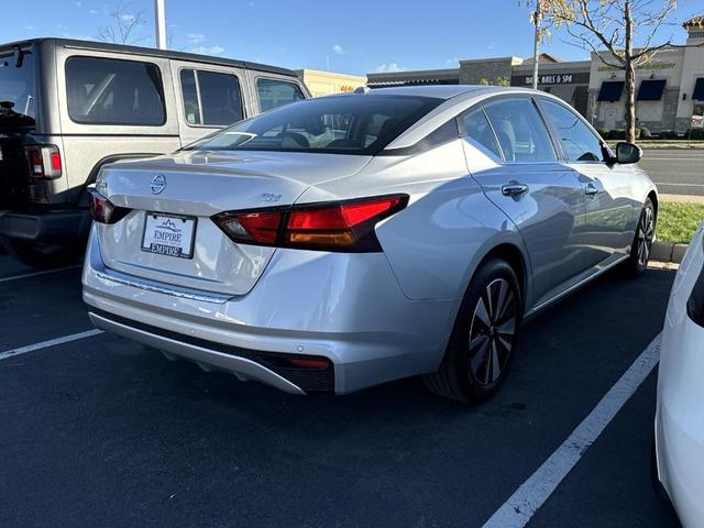 2022 nissan altima 2.5 sv