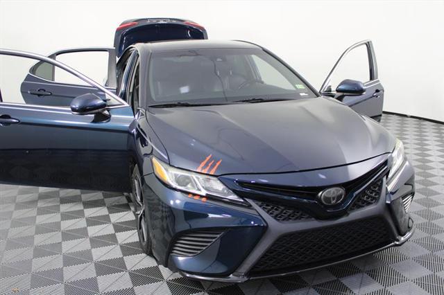 2019 toyota camry se