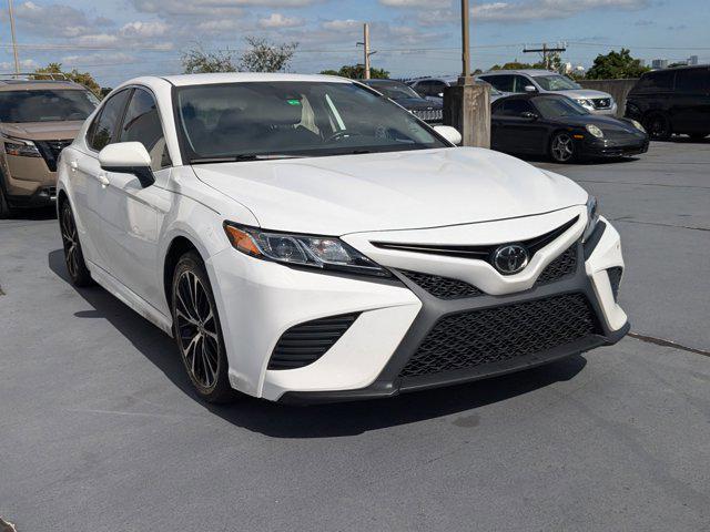 2020 toyota camry se