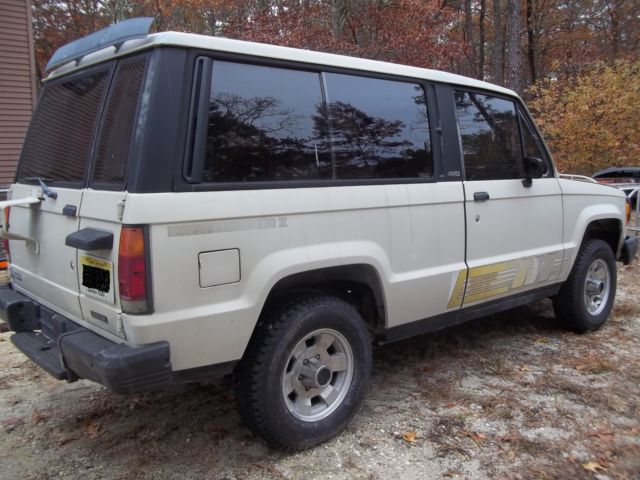 1986 isuzu trooper ii 4x4 2door round headlight 5spd a/c p/s pdb no reserve