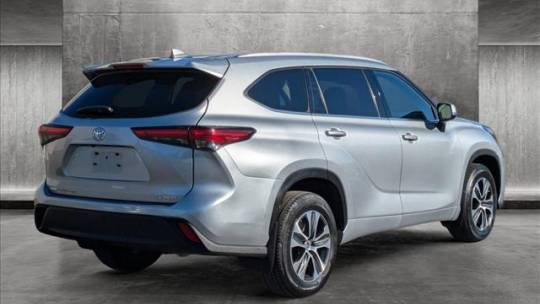 2022 toyota highlander xle