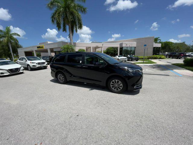 2024 toyota sienna xle 8 passenger