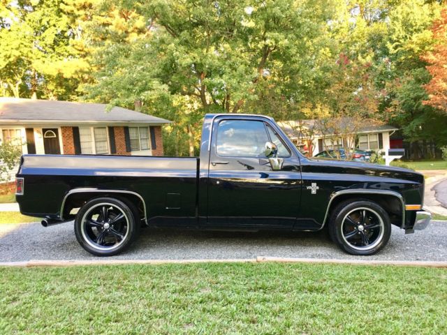 50 miles on engine : 100% rust free : garage kept : show truck : like new
